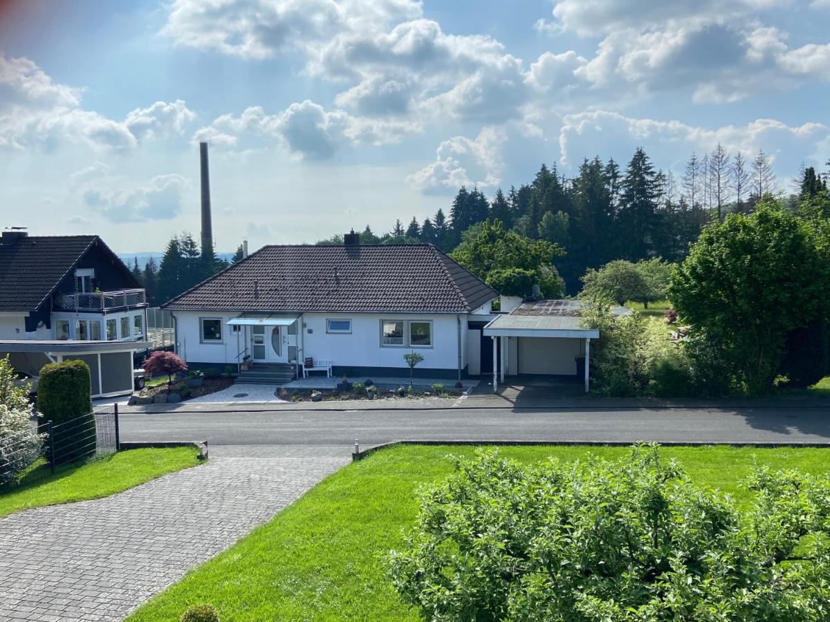 Buchlindenweg - Zimmer & Ferienwohnung Breitscheid  Ngoại thất bức ảnh